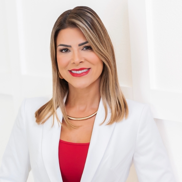 Headshot of Fernanda Biselli - MBA