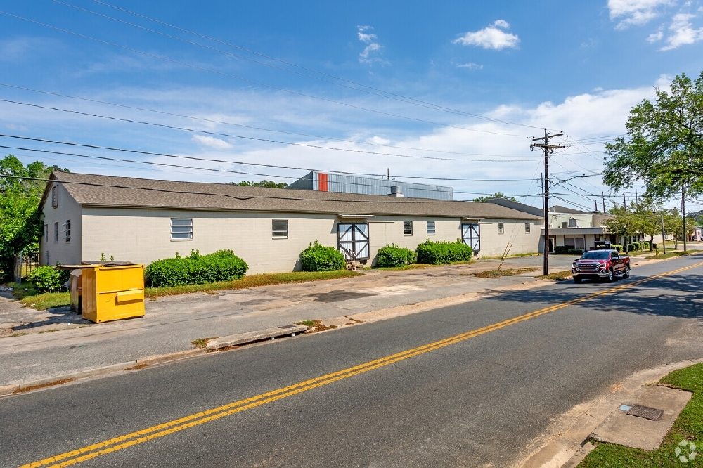 a photo of the property at 705 Mabry St, Tallahassee, FL 32304
